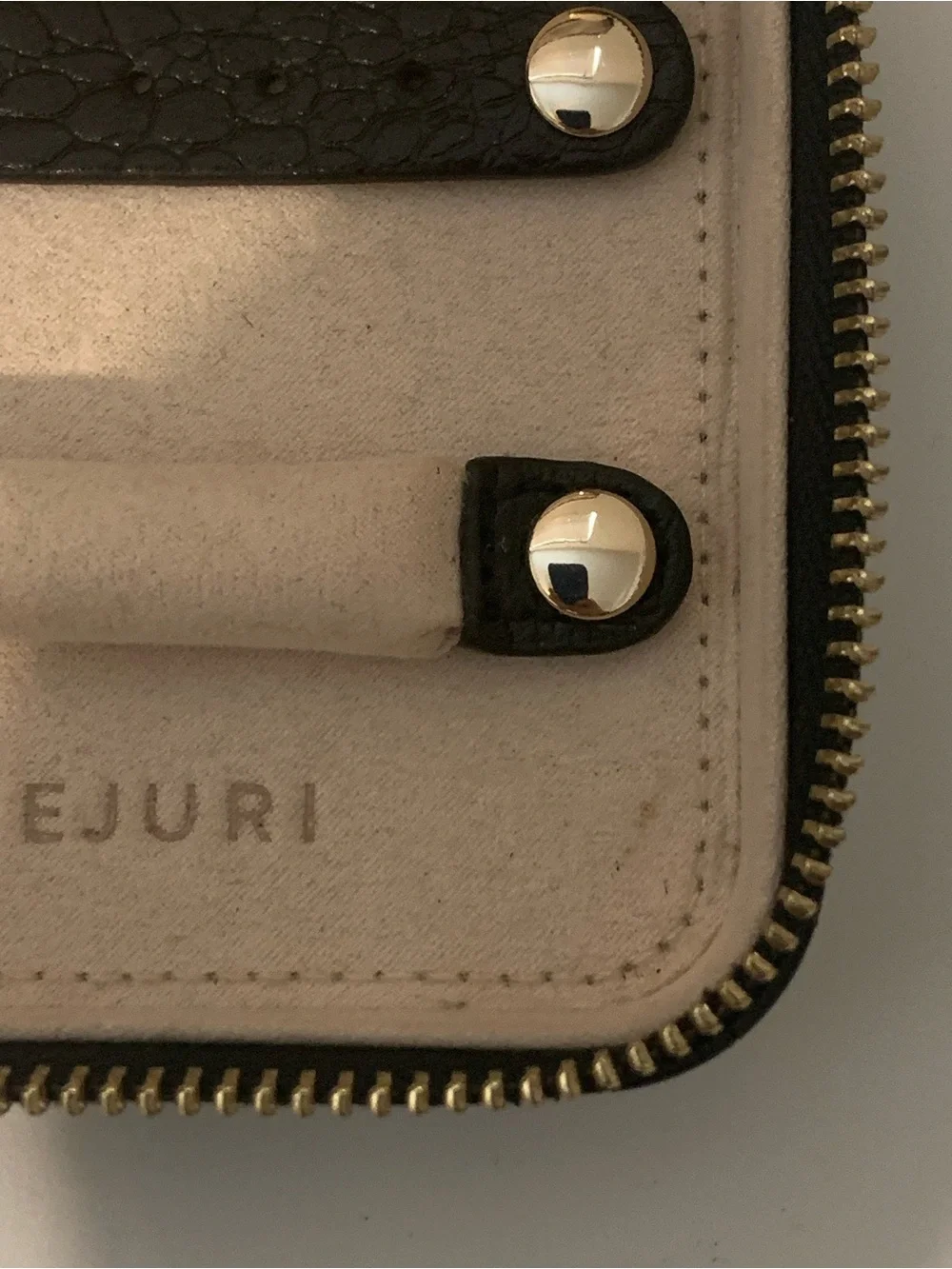 Mejuri am selling